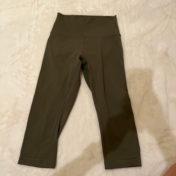 lululemon athletica Pants - Lululemon cropped leggings